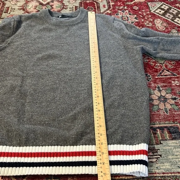 Simons gray sweater - Picture 7 of 8